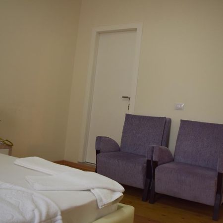 Living Hotel ติรานา ภายนอก รูปภาพ