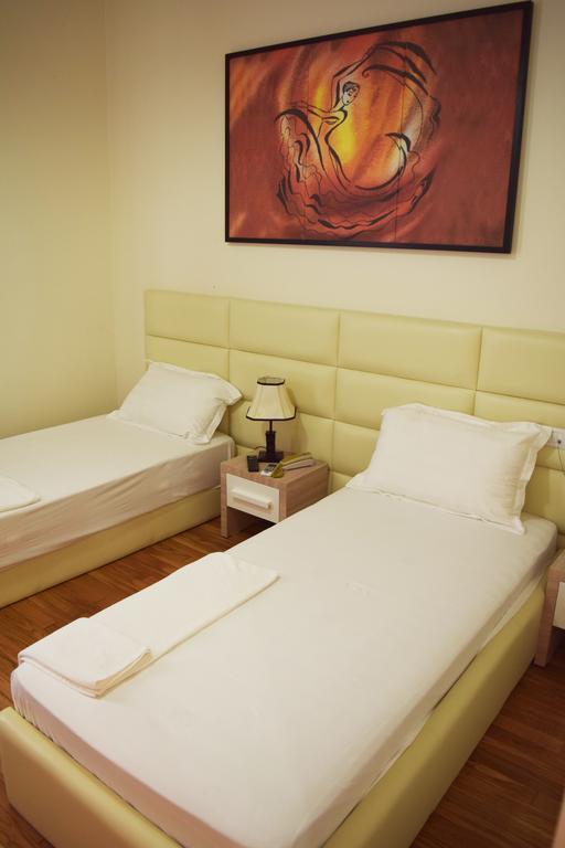 Living Hotel ติรานา ภายนอก รูปภาพ