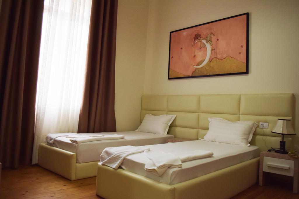 Living Hotel ติรานา ภายนอก รูปภาพ