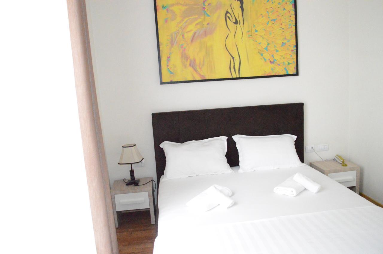 Living Hotel ติรานา ภายนอก รูปภาพ