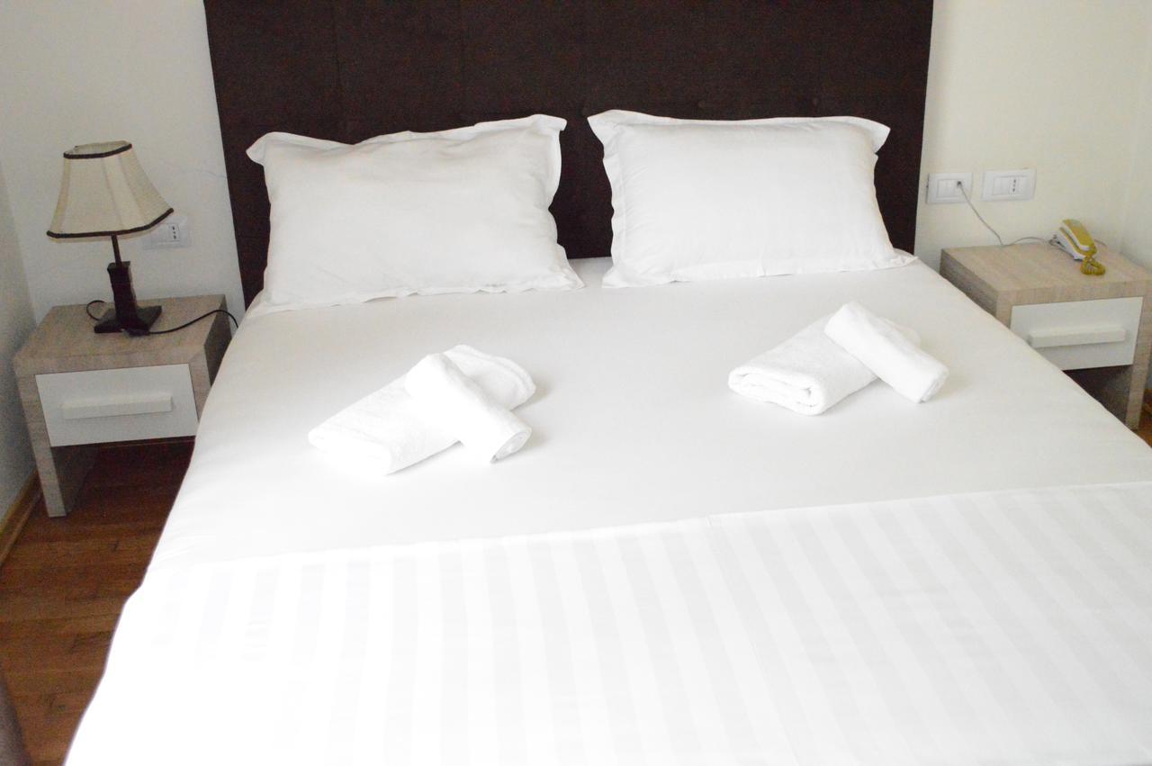 Living Hotel ติรานา ภายนอก รูปภาพ